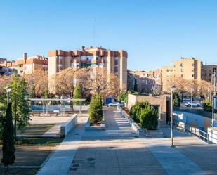 Vista exterior de Pis en venda en  Granada Capital amb Calefacció, Terrassa i Moblat