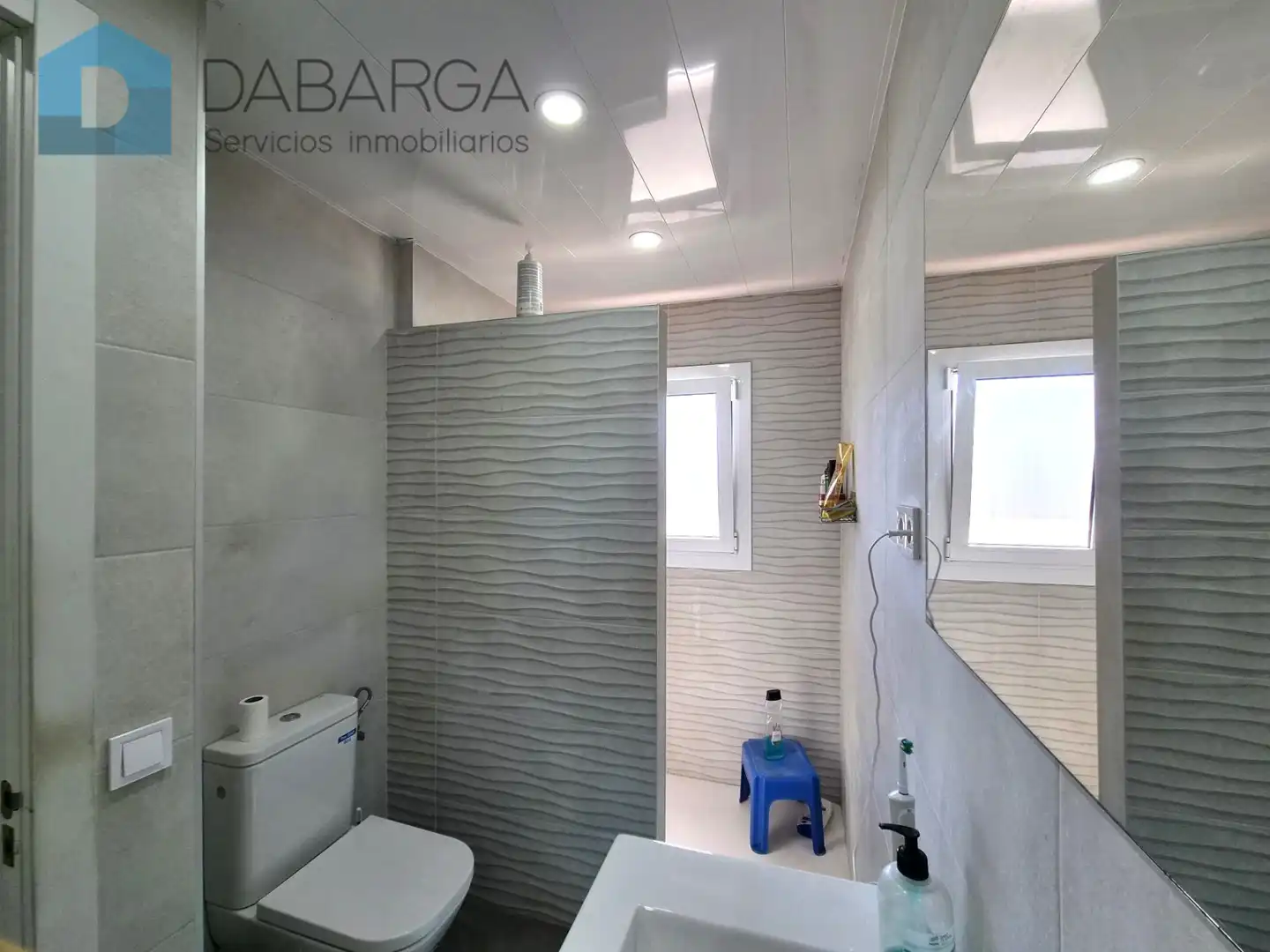 Bany de Casa o xalet en venda en Ripollet amb Aire condicionat, Parquet i Terrassa
