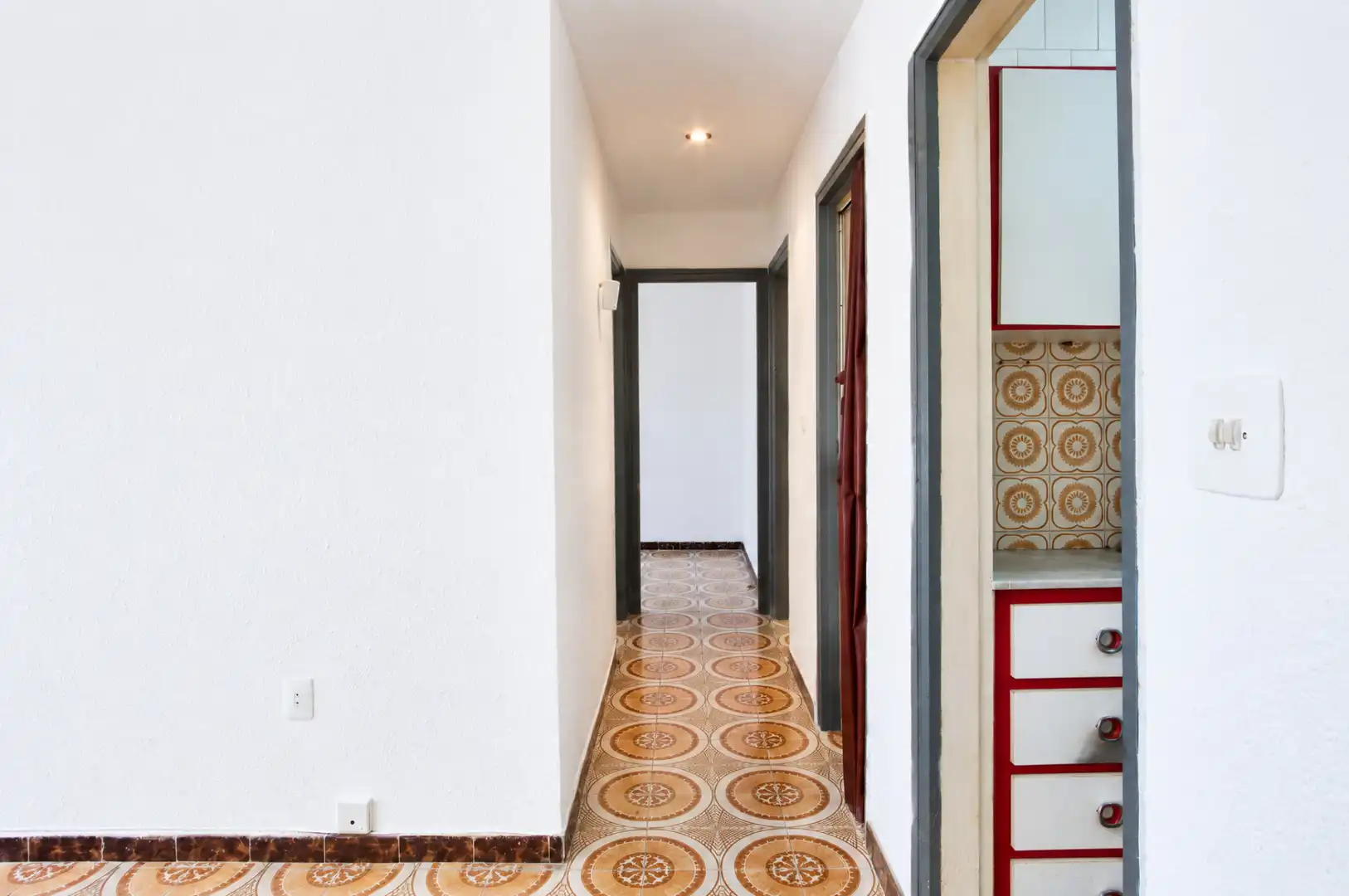Flat with terrace for sale in Carrer de Flix, imagen 4