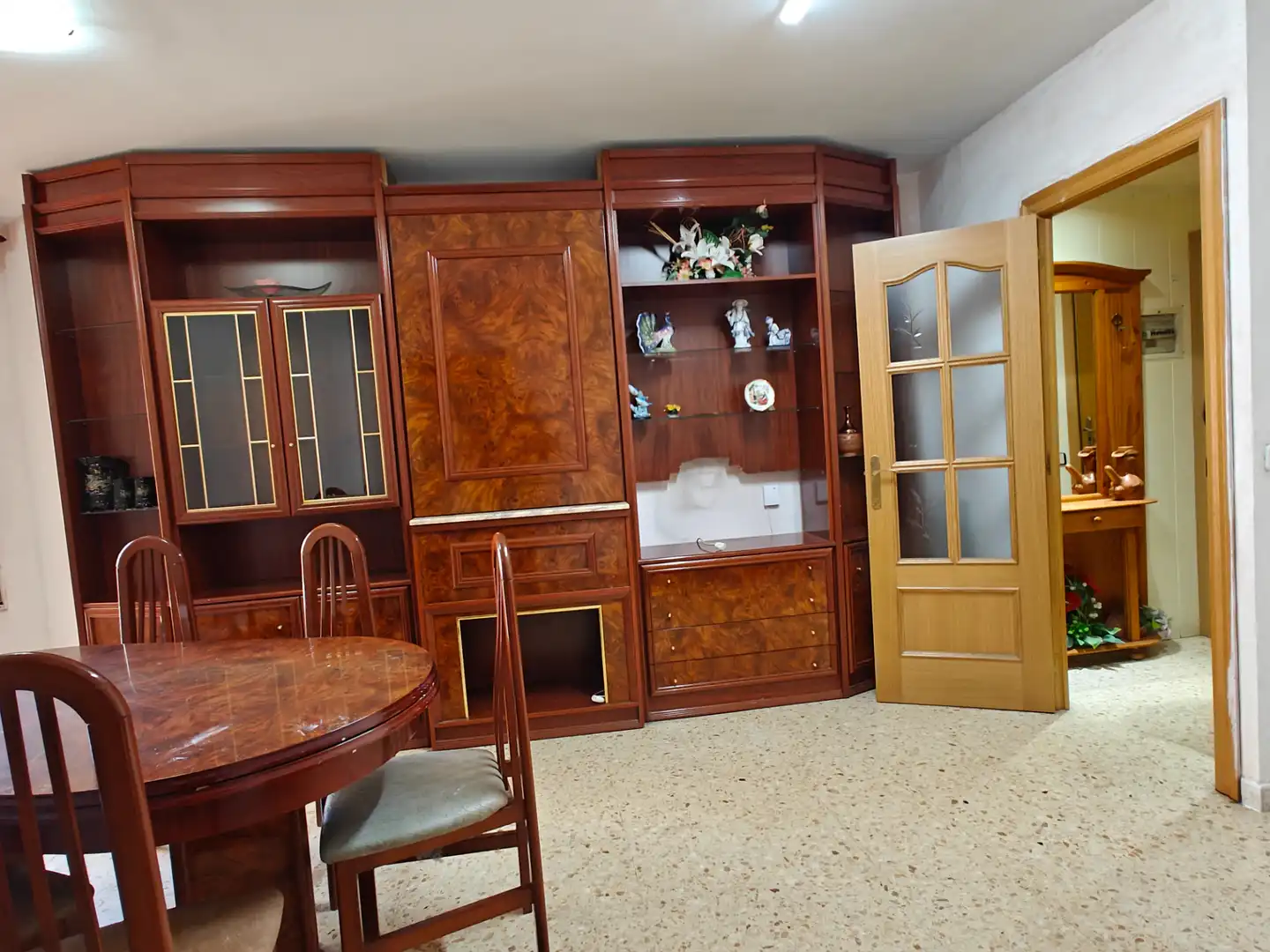 Comedor de Piso en venta en Sant Boi de Llobregat con Calefacción, Amueblado y Horno