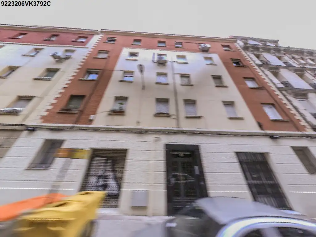 Vista exterior de Local en venta en  Madrid Capital con Calefacción y Alarma