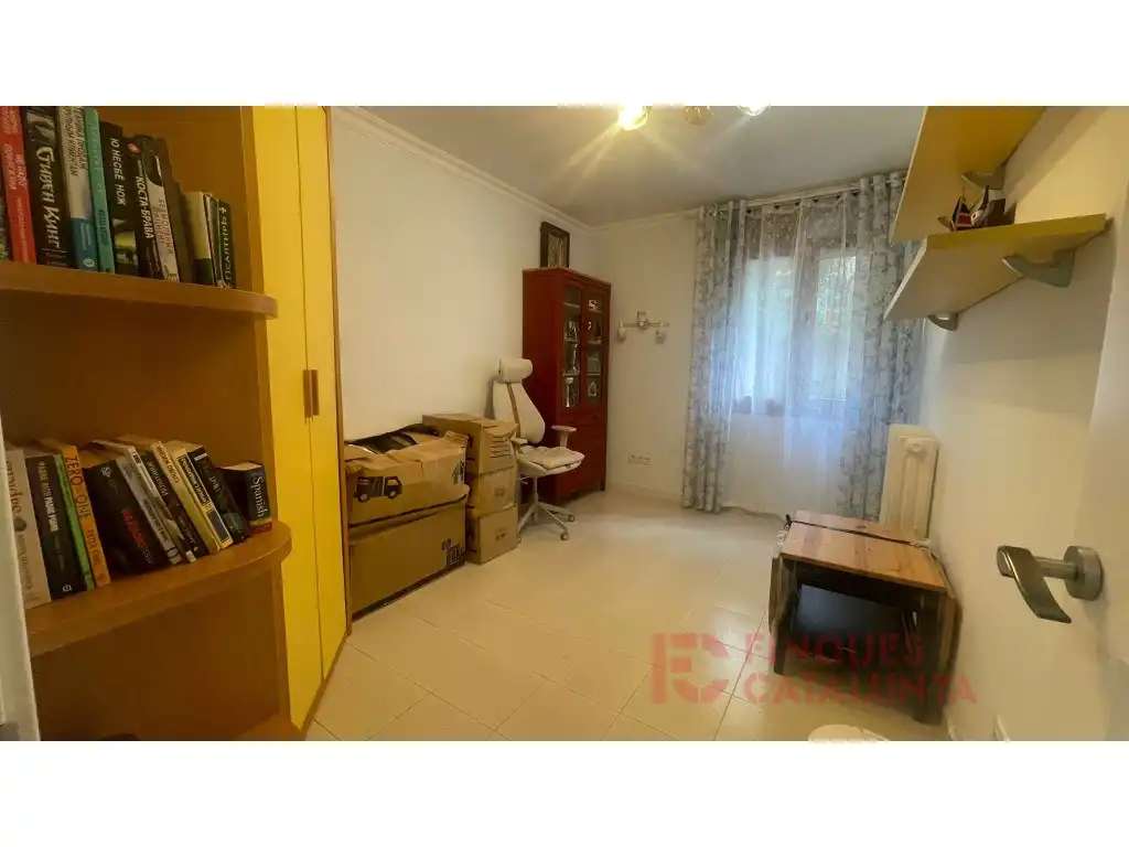 Habitación de Piso en venta en Girona con Aire acondicionado, Calefacción y Balcón