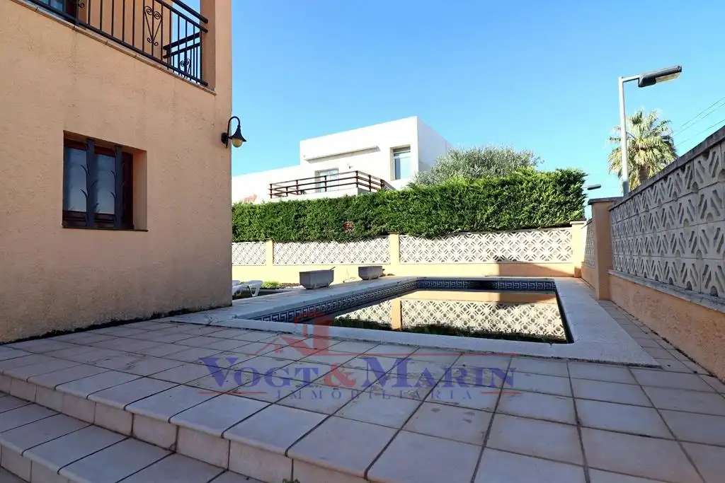 Casa con terraza en venta en Carrer Requesens, imagen 9
