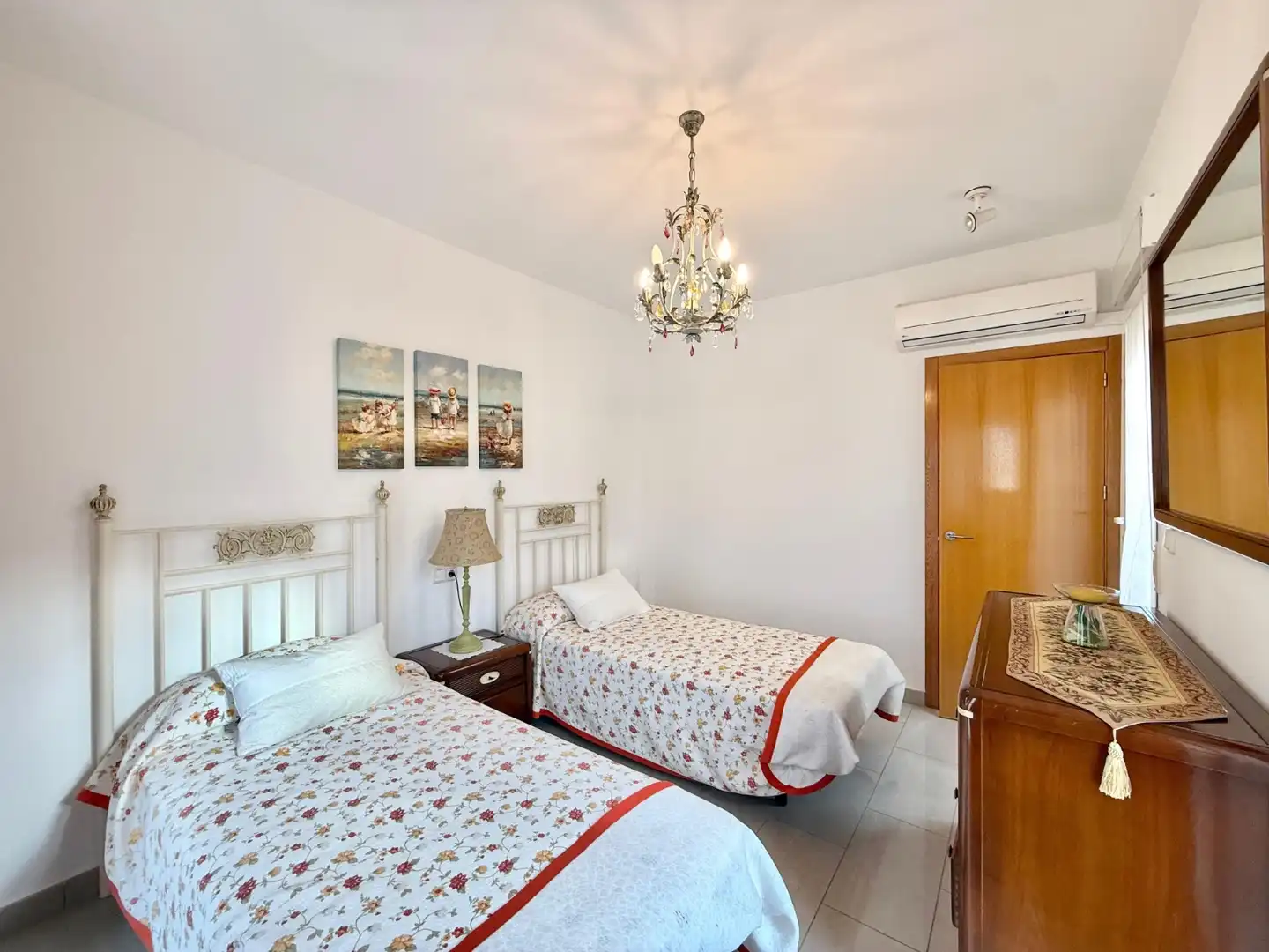 Habitación de Casa adosada de alquiler en Pilar de la Horadada con Aire acondicionado, Calefacción y Jardín privado