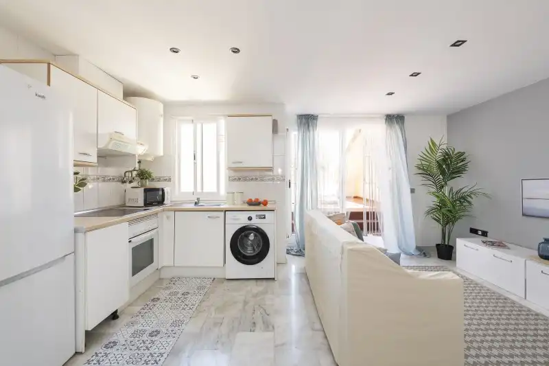 Cuina de Dúplex en venda en Fuengirola amb Aire condicionat, Terrassa i Piscina