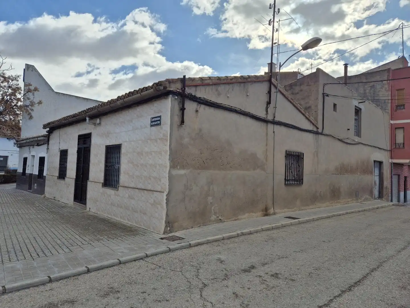 Vista exterior de Casa adosada en venda en Villena amb Moblat