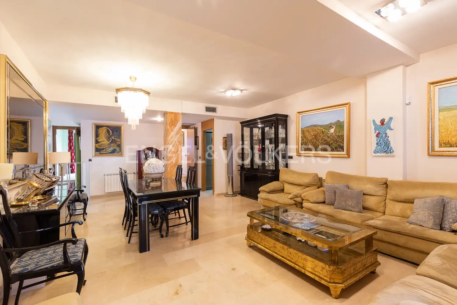 Sala de estar de Casa adosada en venta en Valencia con Aire acondicionado, Calefacción y Jardín privado