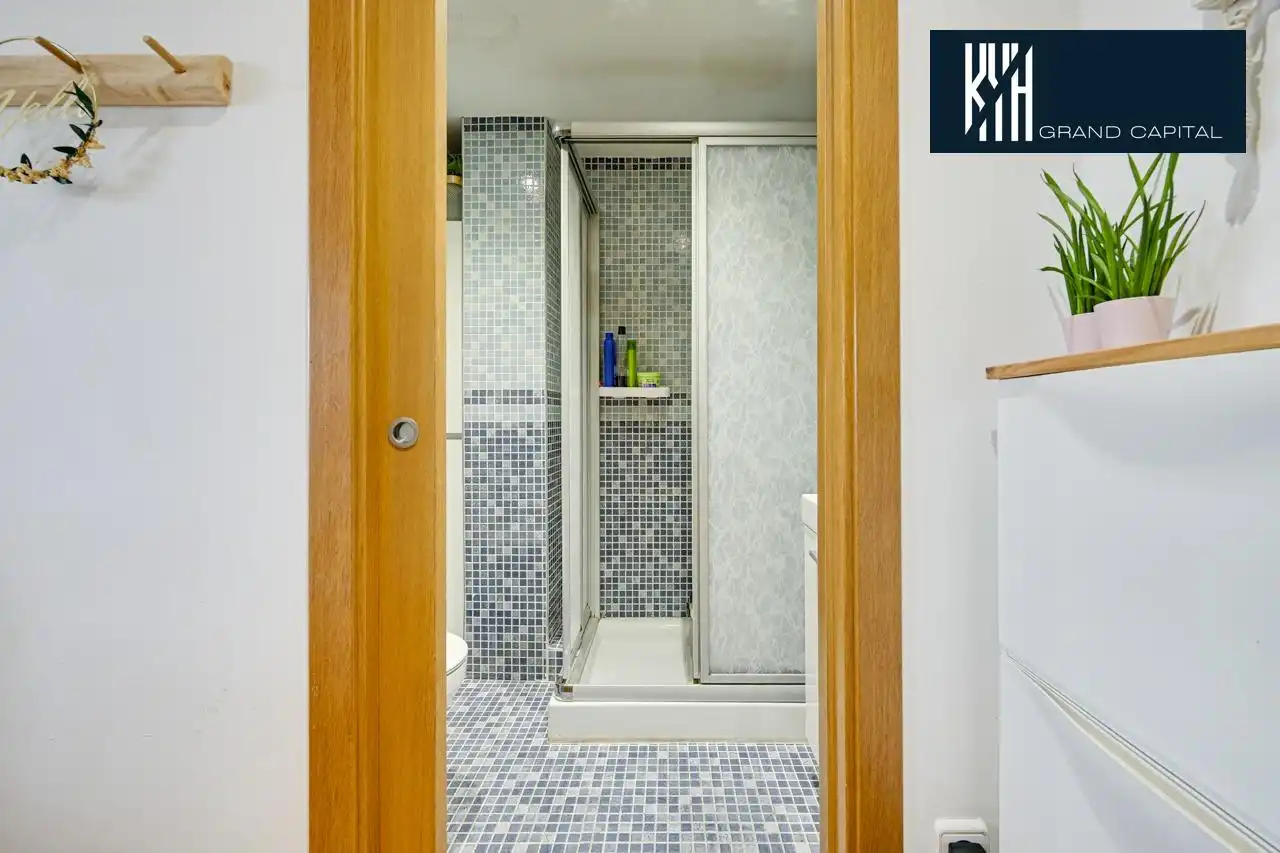 Baño de Dúplex en venta en Salt con Calefacción, Terraza y Balcón