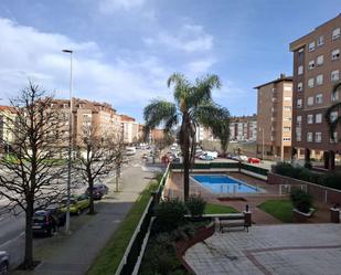 Vista exterior de Pis en venda en Gijón  amb Calefacció, Jardí privat i Terrassa