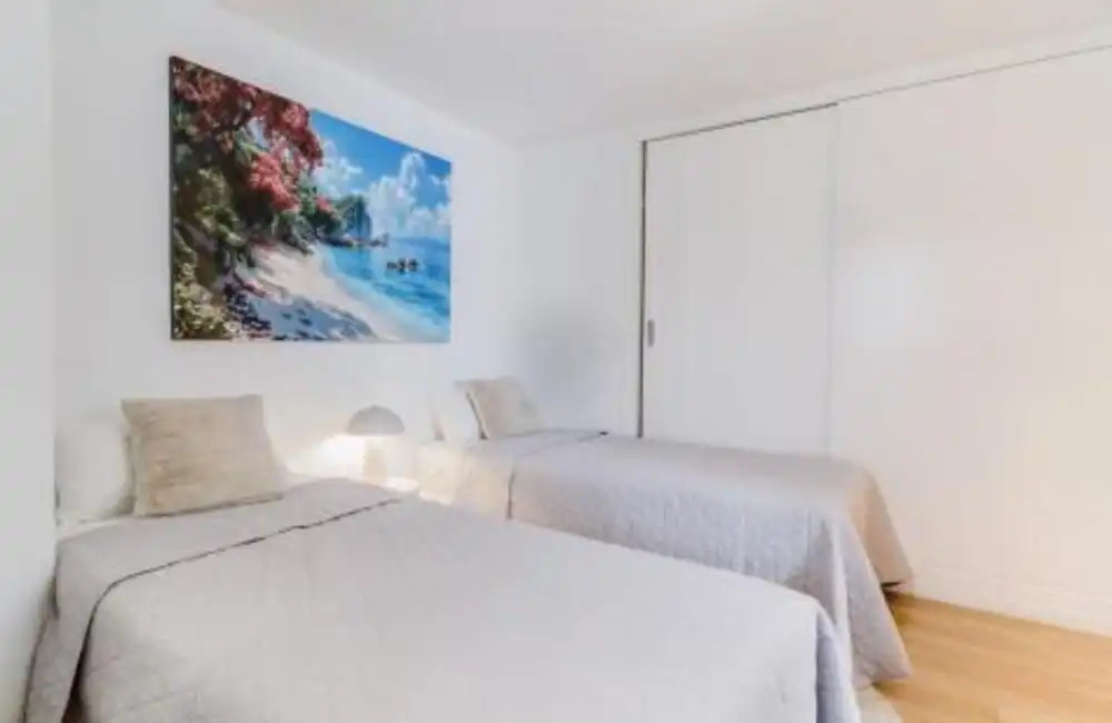 Habitación de Apartamento de alquiler en Marbella con Aire acondicionado, Amueblado y Balcón