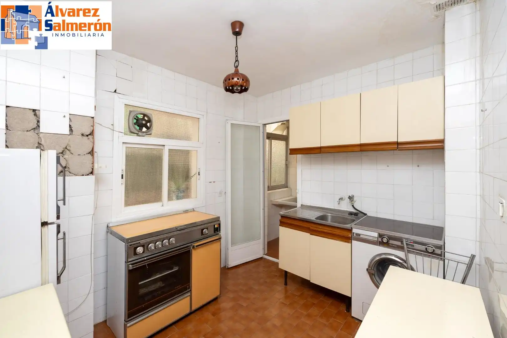 Kitchen of Flat for sale in Granada  with Terrace and Furnished
