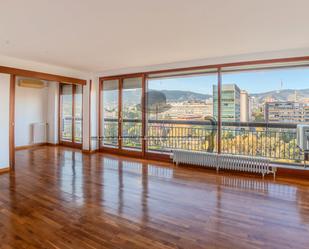 Living room of Apartment for sale in  Barcelona Capital  with Air Conditioner, Heating and Parquet flooring