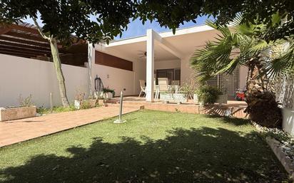 Jardí de Casa o xalet en venda en Orihuela amb Aire condicionat, Jardí privat i Piscina comunitària