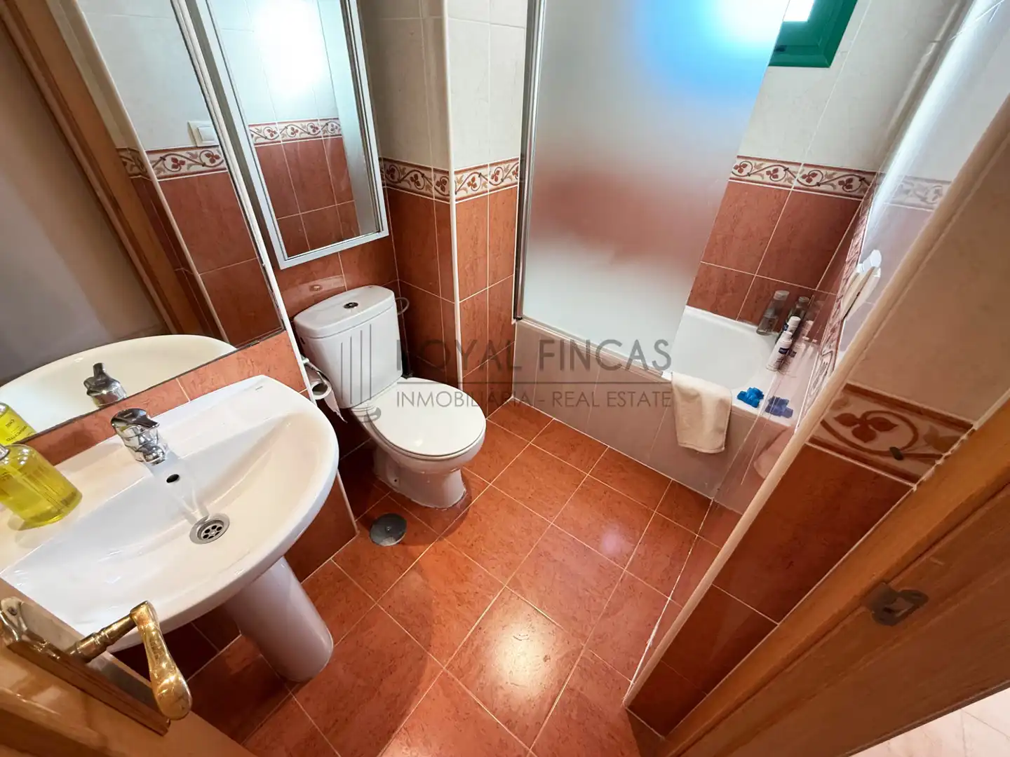 Bathroom of Attic for sale in Fuengirola  with Air Conditioner, Heating and Terrace