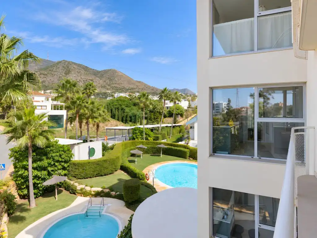 Vista exterior de Piso en venta en Fuengirola con Aire acondicionado, Amueblado y Horno