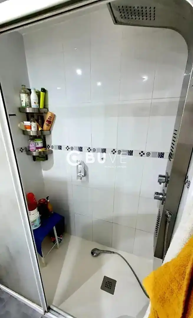 Bany de Pis en venda en Marbella amb Aire condicionat i Calefacció