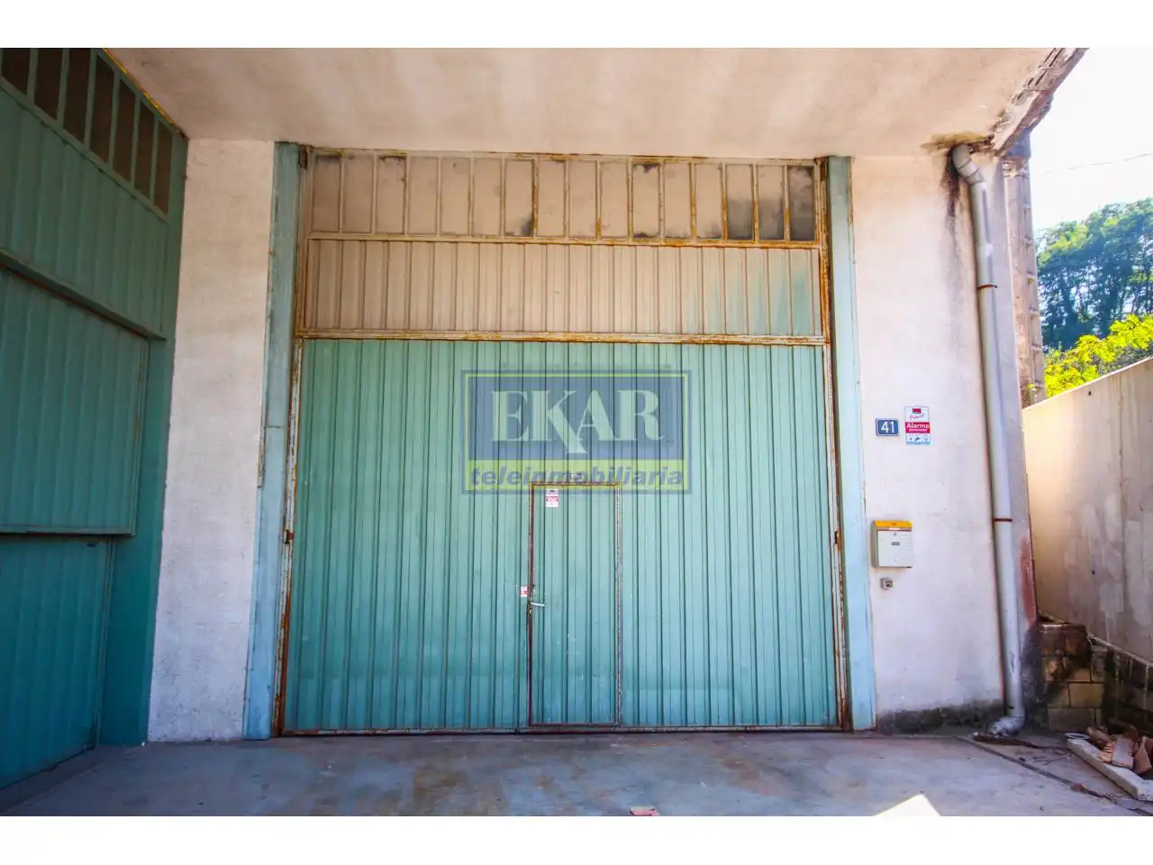 Industrial building to rent in Calle Gabiria