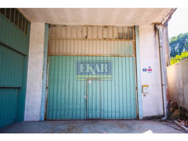Industrial building to rent in Calle Gabiria