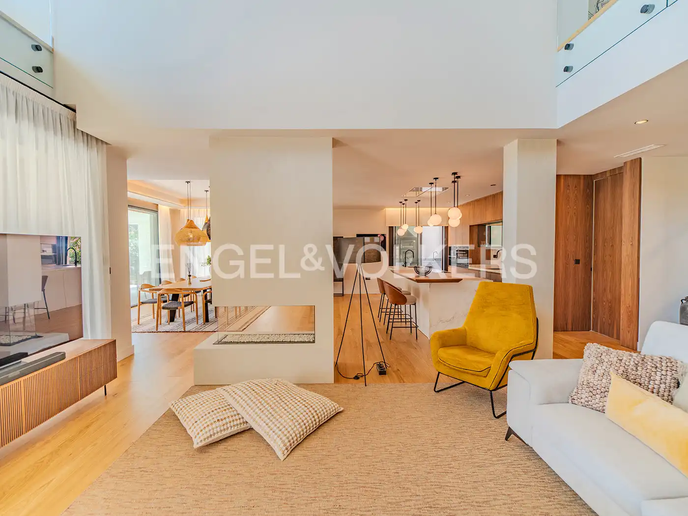 Sala d'estar de Casa o xalet en venda en Alicante / Alacant amb Aire condicionat, Calefacció i Jardí privat