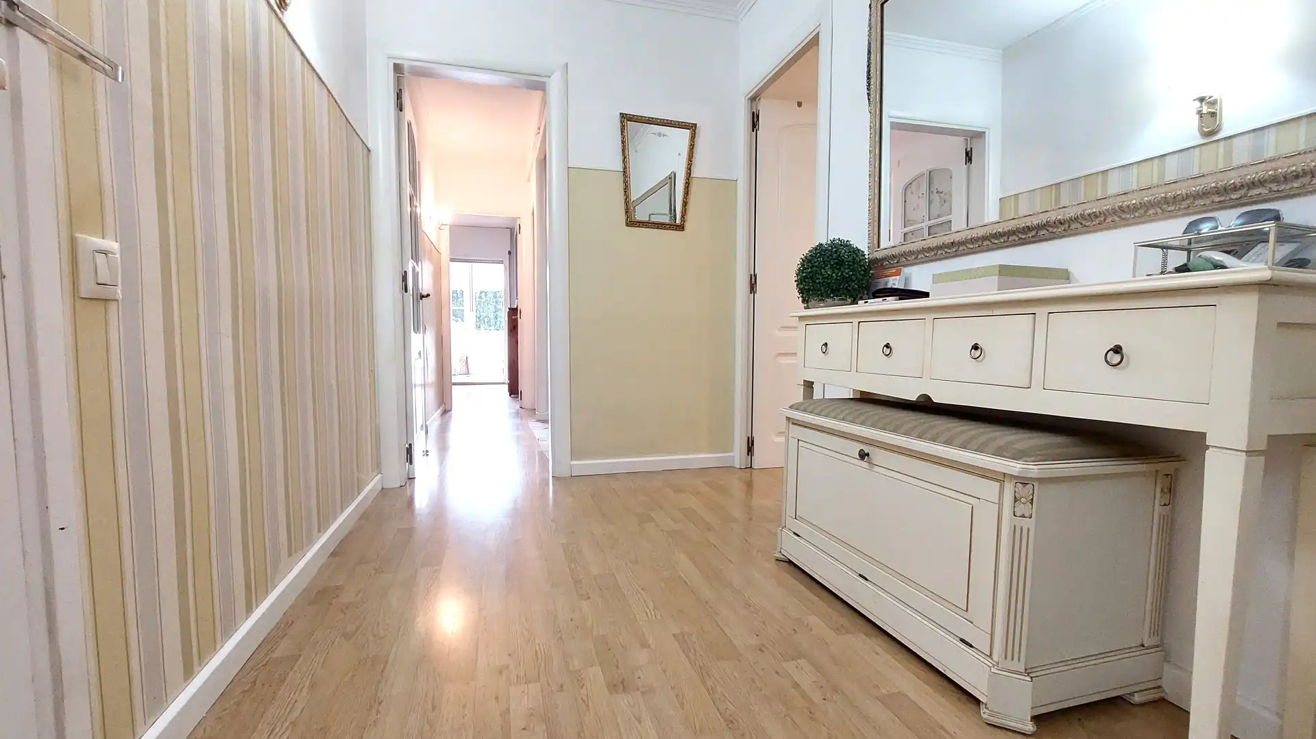 Piso en venta en Vic con Calefacción, Parquet y Terraza