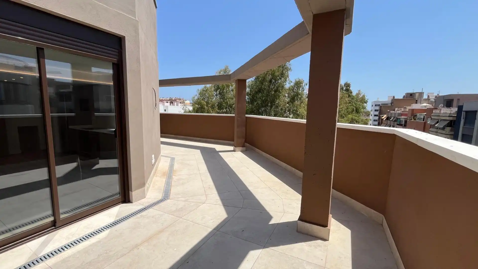 Terraza de Ático de alquiler en Alicante / Alacant con Aire acondicionado y Terraza