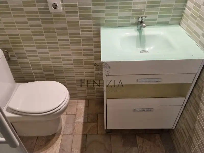 Bathroom of Flat for rent in Cádiz  with Terrace, Furnished and Oven