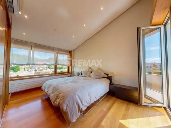 Habitación de Casa o chalet en venta en Vigo  con Aire acondicionado, Calefacción y Jardín privado