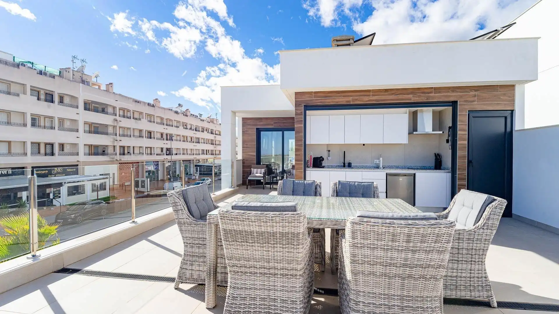Terrassa de Casa o xalet en venda en Orihuela amb Aire condicionat, Jardí privat i Terrassa