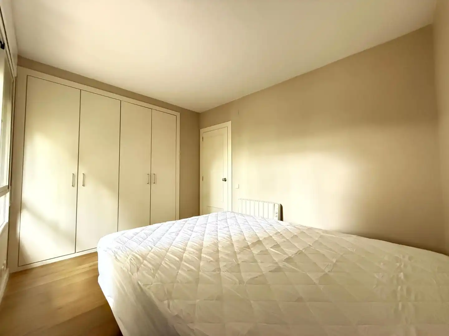 Bedroom of Flat for rent in Sant Cugat del Vallès  with Air Conditioner, Heating and Parquet flooring