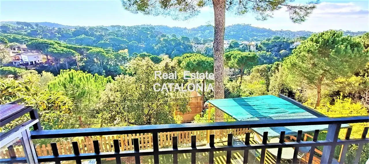 Vista exterior de Casa o xalet en venda en Lloret de Mar amb Aire condicionat, Calefacció i Jardí privat