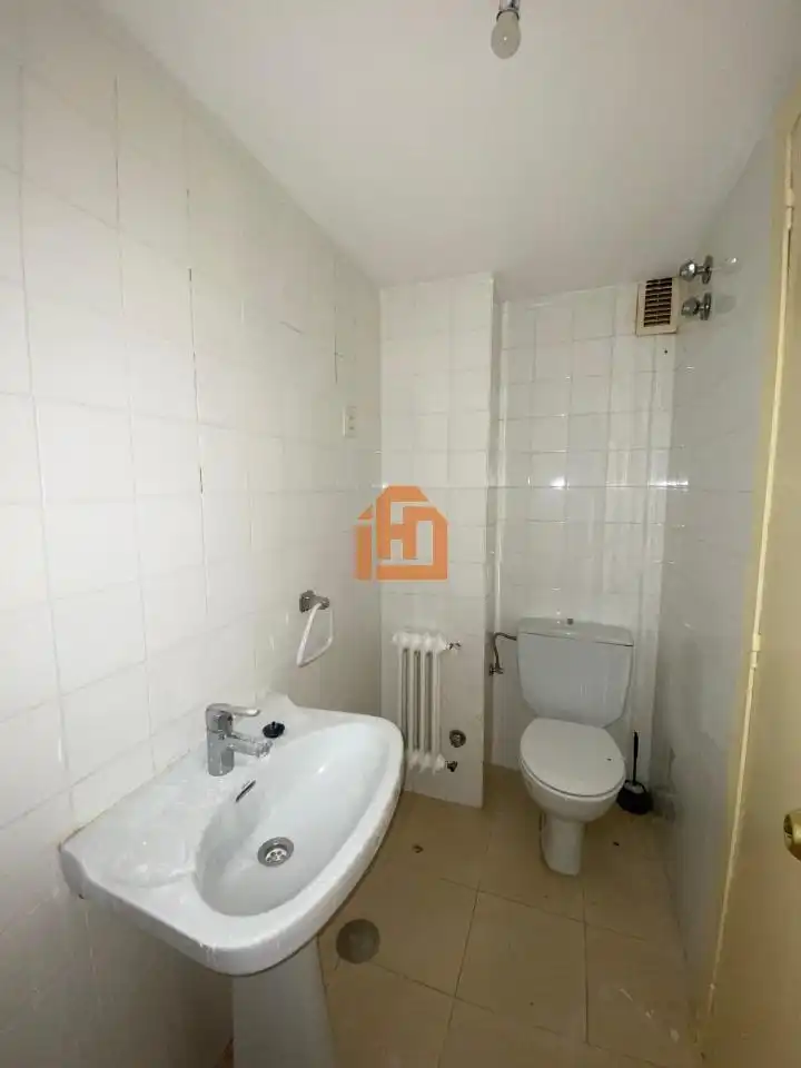 Baño de Piso en venta en Santovenia de la Valdoncina con Calefacción y Terraza
