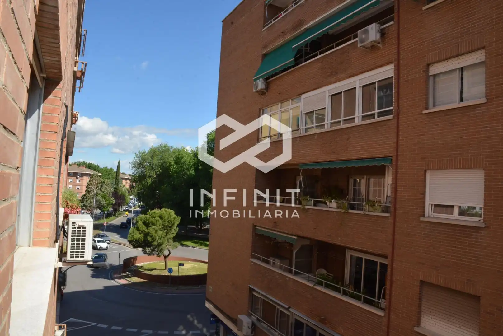 Vista exterior de Pis en venda en Alcalá de Henares amb Calefacció i Terrassa