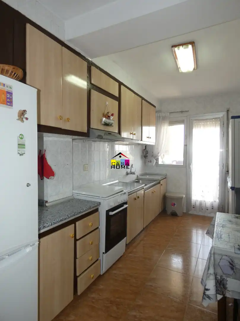 Cocina de Piso en venta en Castellón de la Plana / Castelló de la Plana con Amueblado y Balcón