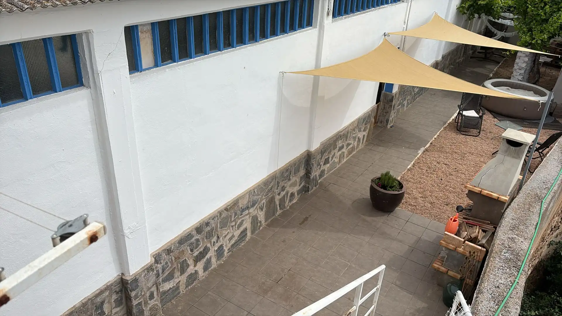 Terrasse von Fabrikhallen zum Verkauf in Ariza mit Heizung