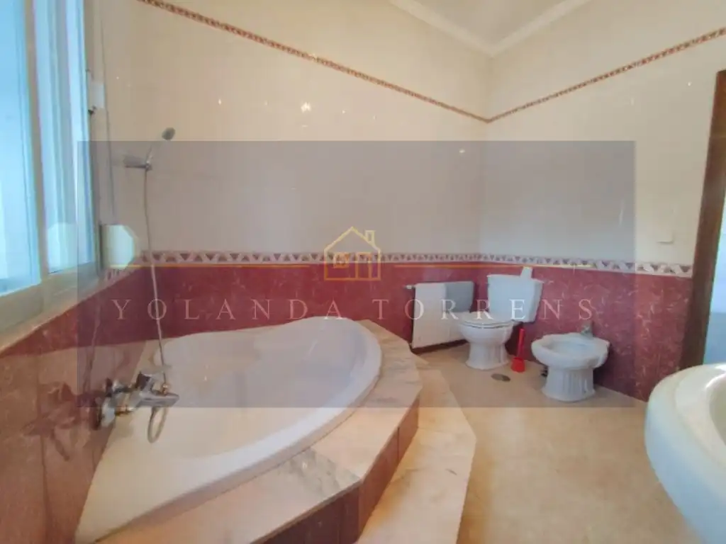 Bany de Casa o xalet en venda en Carmona