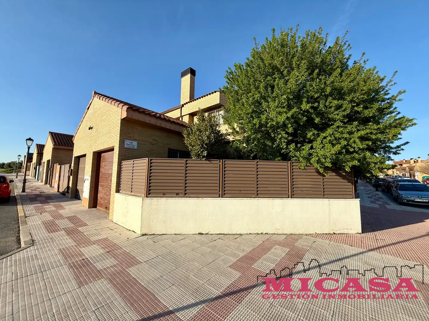 Vista exterior de Casa adosada en venta en Illescas con Aire acondicionado, Calefacción y Jardín privado