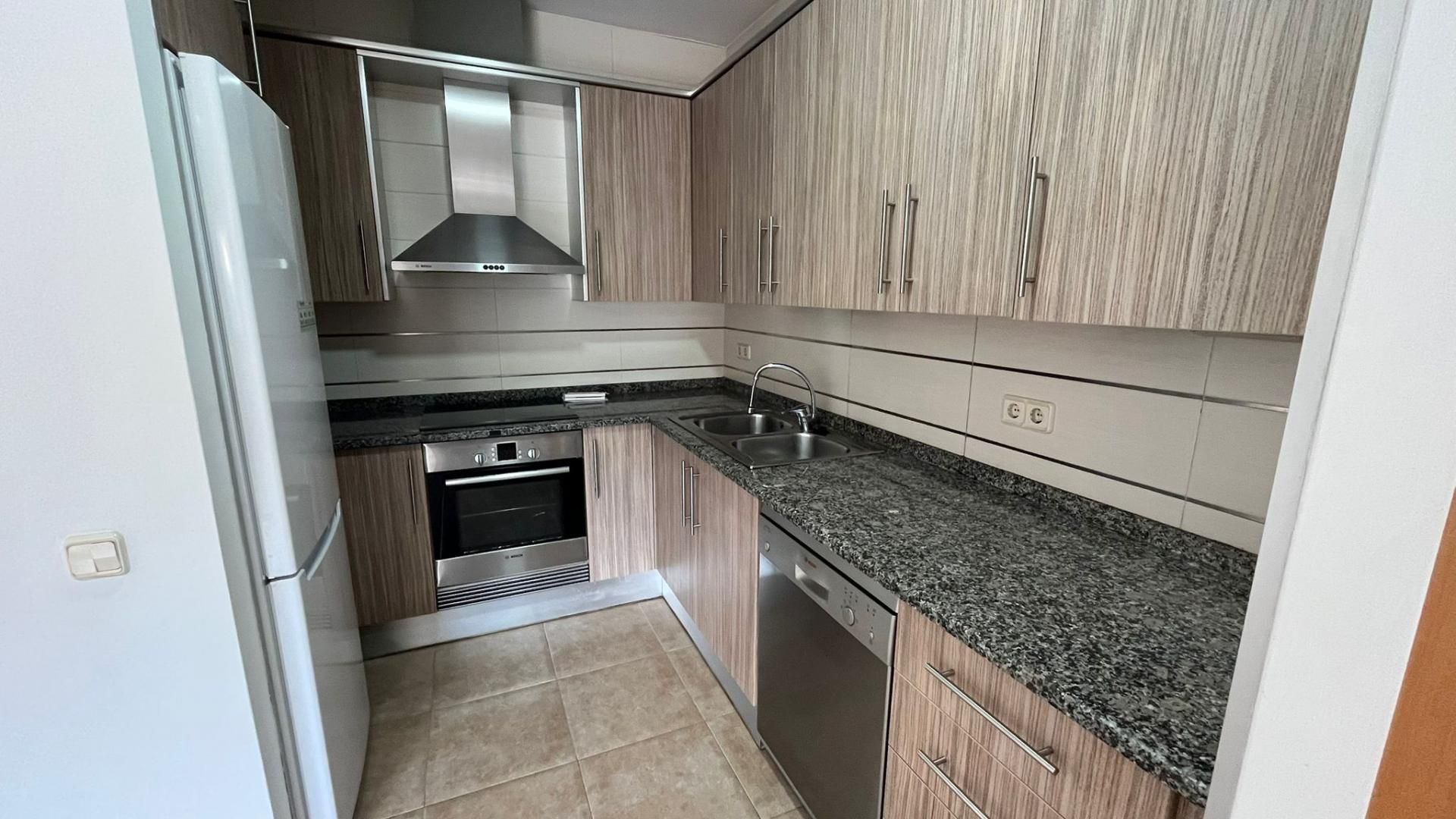 Kitchen of Flat to rent in Breda  with Heating and Oven