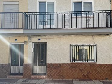 Casa con balcone in vendita a Viso del Marqués