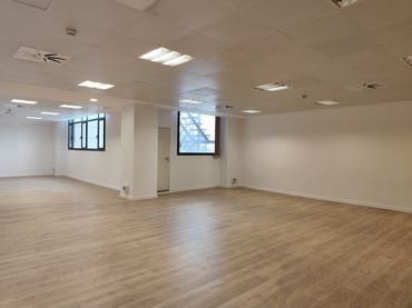 Oficina amb ascensor de lloguer a Avinguda de Cornellà