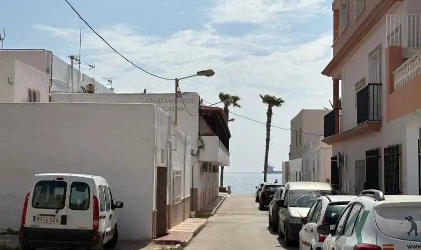 Vista exterior de Casa o xalet en venda en Carboneras amb Terrassa
