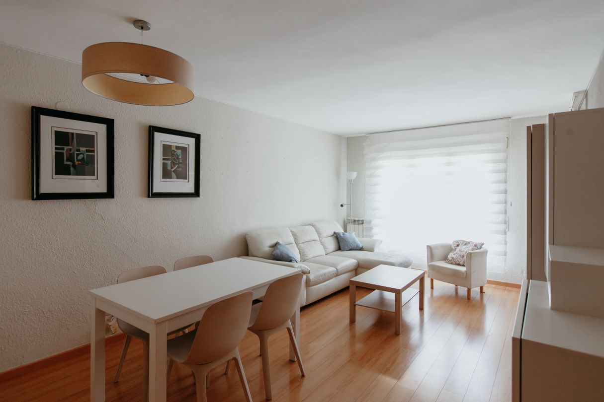 Sala d'estar de Pis de lloguer en  Huesca Capital amb Calefacció, Terrassa i Balcó