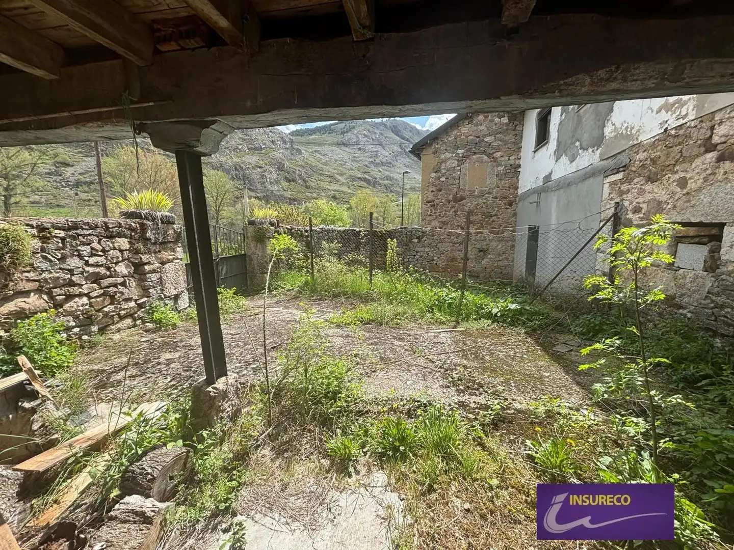Casa o chalet en venta en Cabrillanes con Calefacción, Jardín privado y Trastero