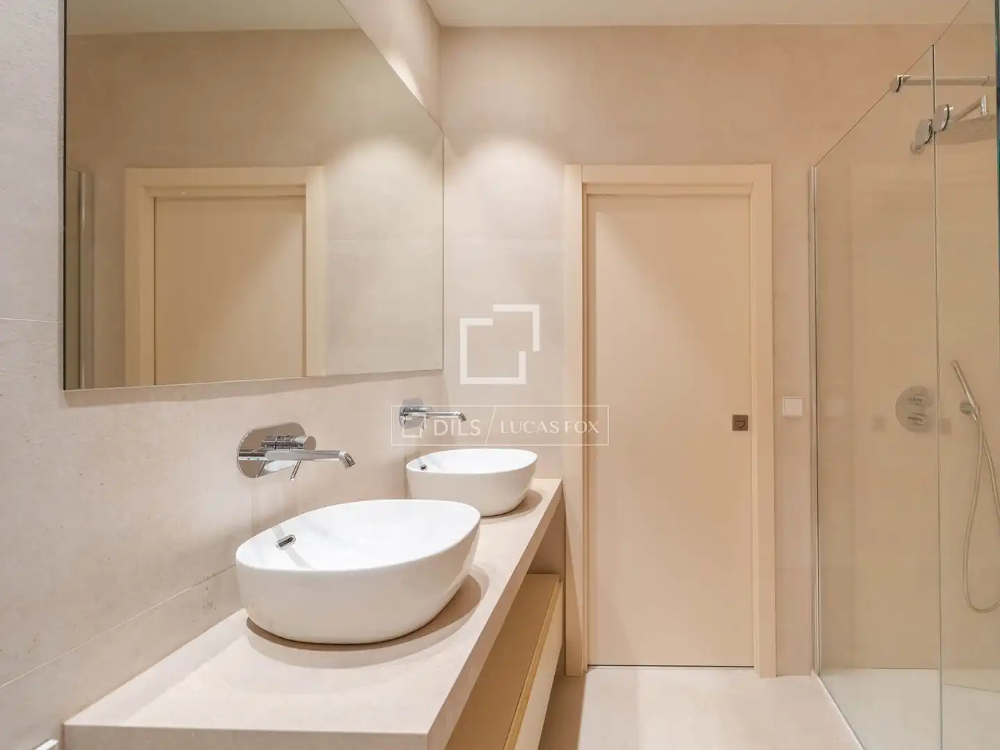 Baño de Piso de alquiler en Valencia con Aire acondicionado, Amueblado y Balcón