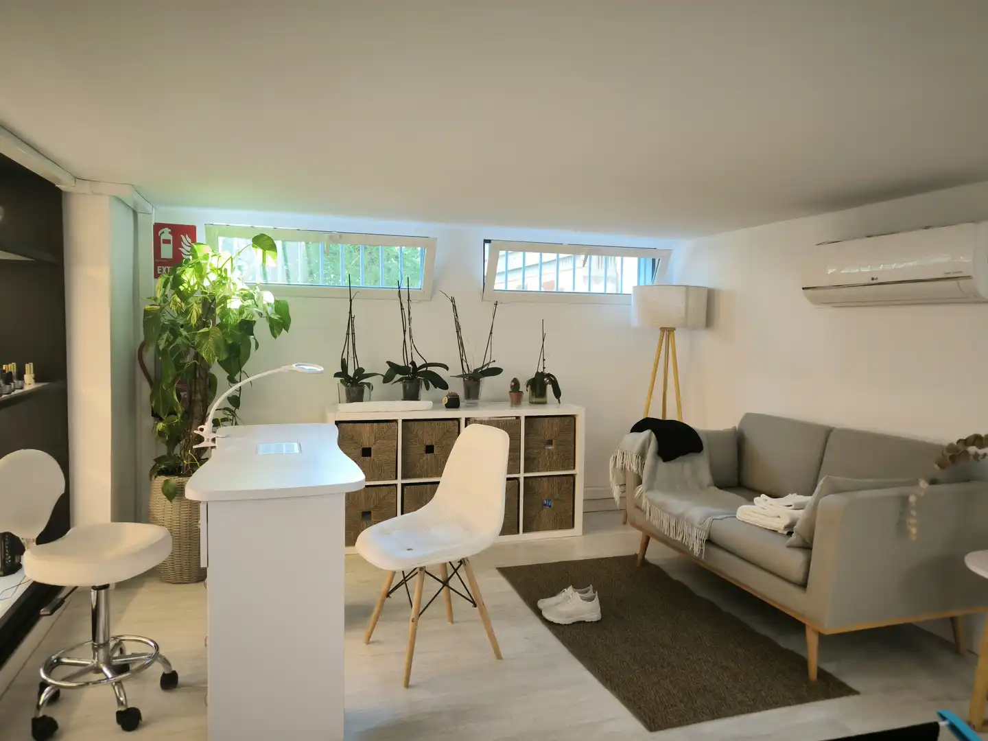 Commercial properties for rent in Madrid  with Air Conditioner, Heating and Parquet flooring