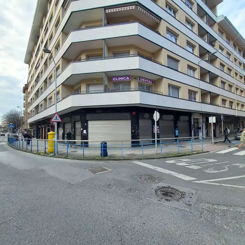 Local comercial de lloguer a Durango