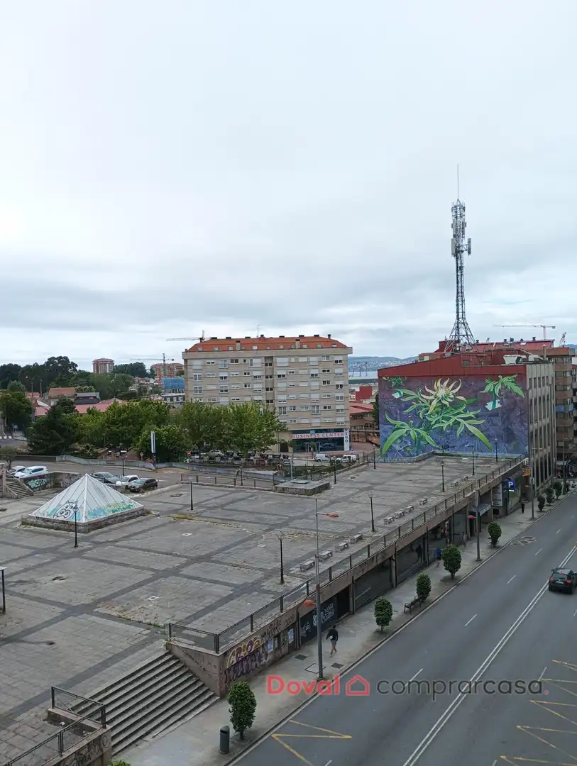 Vista exterior de Piso de alquiler en Vigo  con Calefacción, Parquet y Amueblado