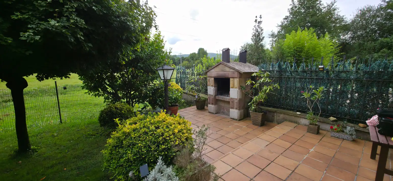 Jardí de Casa adosada en venda en Piélagos amb Jardí privat i Parquet