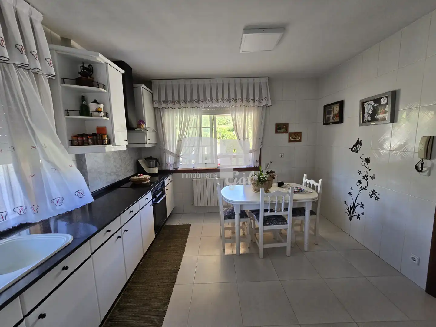 Cocina de Casa o chalet en venta en Vigo  con Calefacción, Jardín privado y Terraza