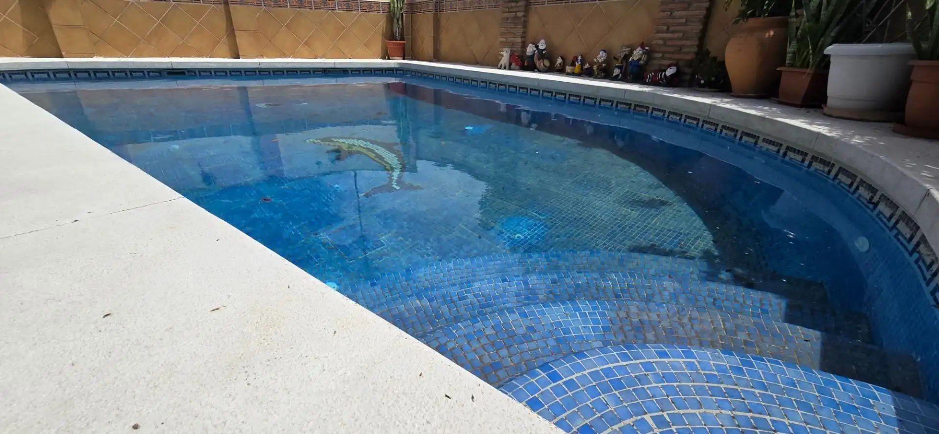 Piscina de Casa adosada en venda en Málaga amb Aire condicionat, Calefacció i Jardí privat