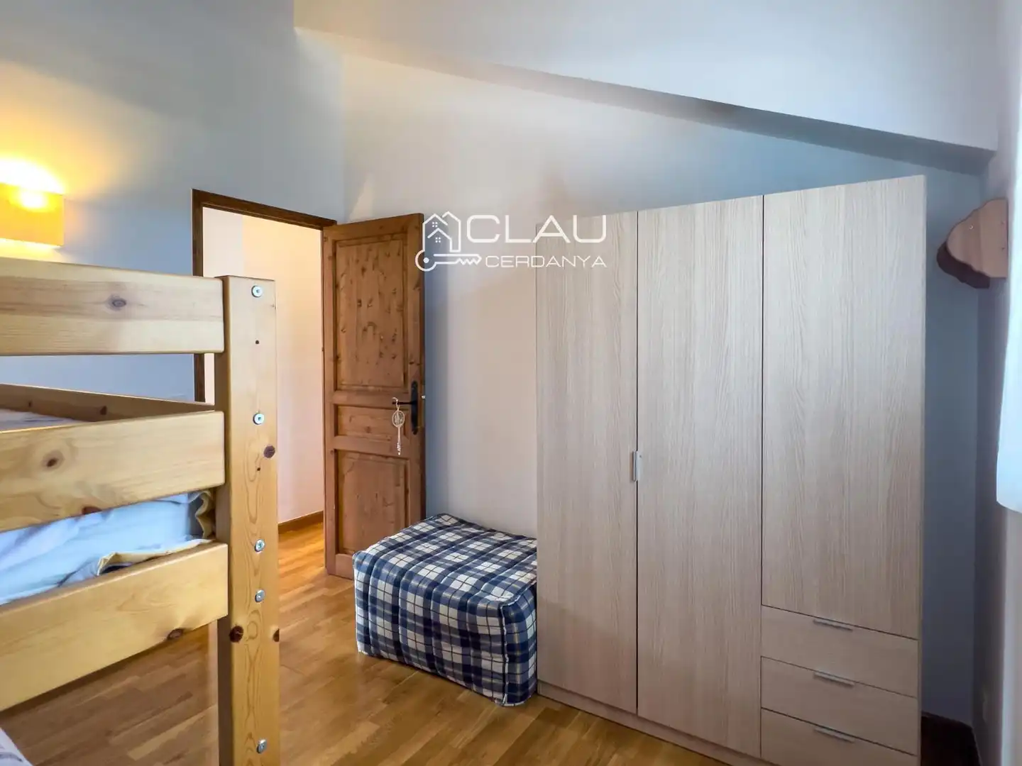 Bedroom of Detached homes for rent in Osséja  with Heating, Private garden and Parquet flooring